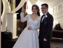 Elif ve Burak �iftine �m�r boyu mutluluklar